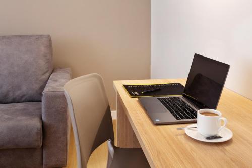 Imagen general del Hotel Sercotel Granada Suites. Foto 6