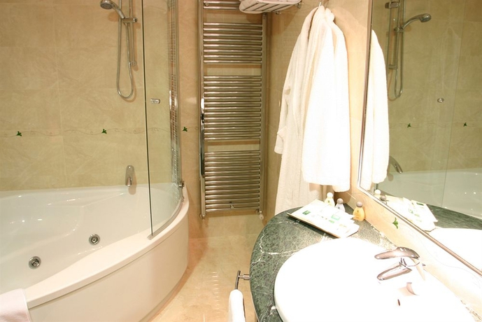 Imagen de la habitación del Hotel Sercotel Guadiana. Foto 3