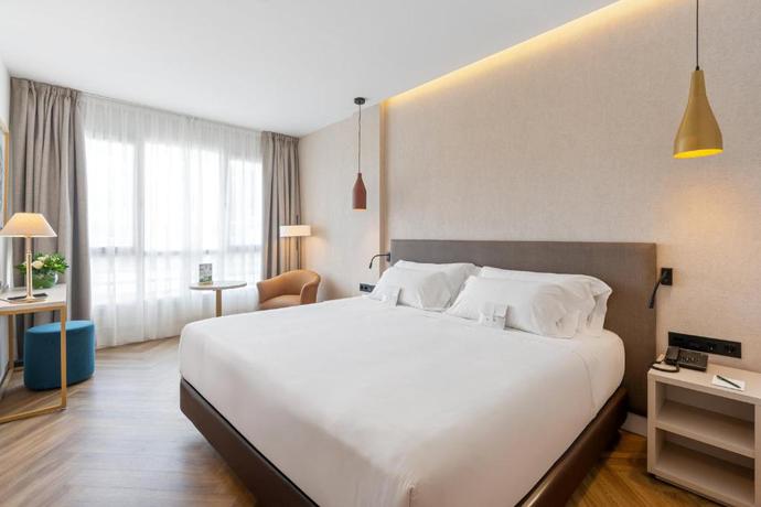 Imagen de la habitación del Hotel Sercotel HMO Martina. Foto 5