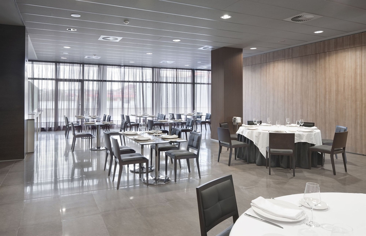 Imagen del bar/restaurante del Hotel Sercotel Hola Tafalla. Foto 4