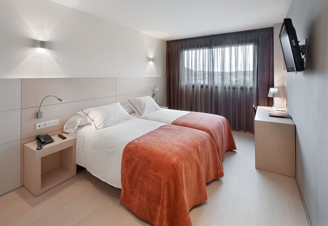 Imagen de la habitación del Hotel Sercotel Hola Tafalla. Foto 10