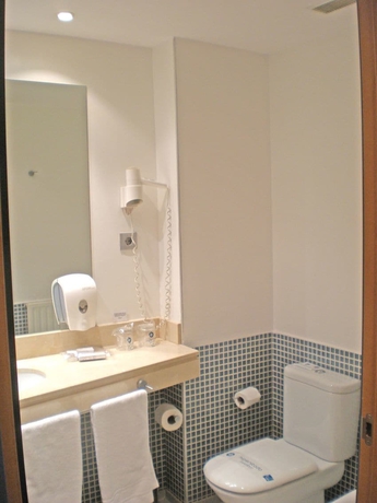 Imagen de la habitación del Hotel Sercotel Murrieta. Foto 5