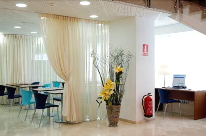 Imagen de los interiores del Hotel Sercotel Murrieta. Foto 10