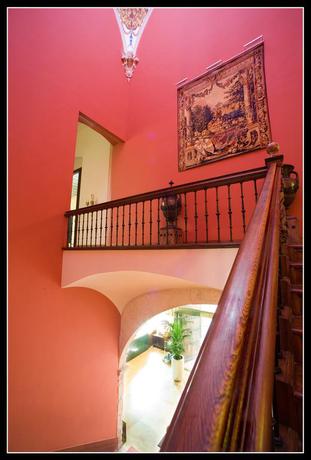 Imagen de los interiores del Hotel Sercotel Palacio De Tudemir. Foto 18