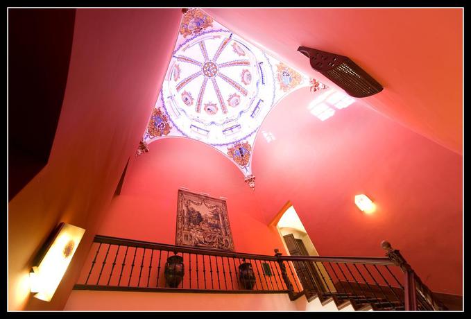Imagen de los interiores del Hotel Sercotel Palacio De Tudemir. Foto 23