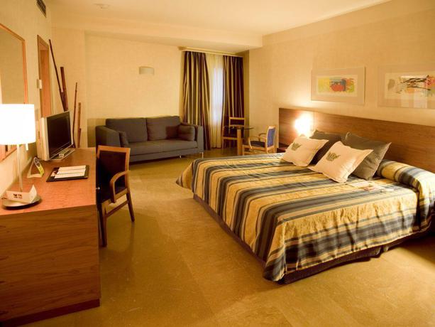 Imagen de la habitación del Hotel Sercotel Palacio De Tudemir. Foto 13