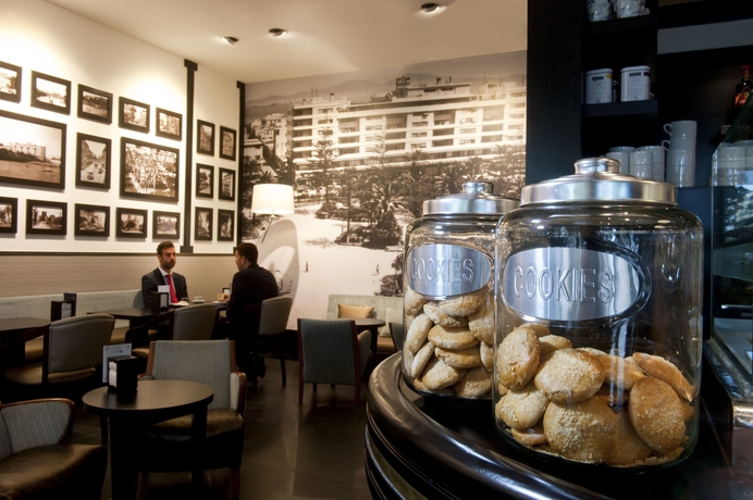 Imagen del bar/restaurante del Hotel Sercotel Parque. Foto 3