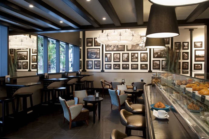 Imagen del bar/restaurante del Hotel Sercotel Parque. Foto 7