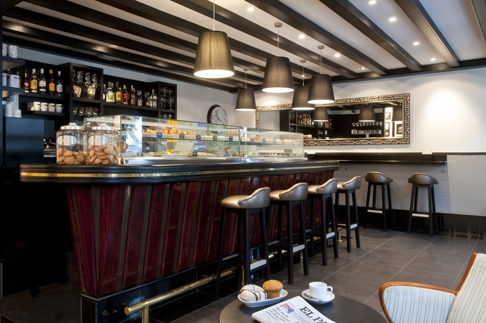 Imagen del bar/restaurante del Hotel Sercotel Parque. Foto 8