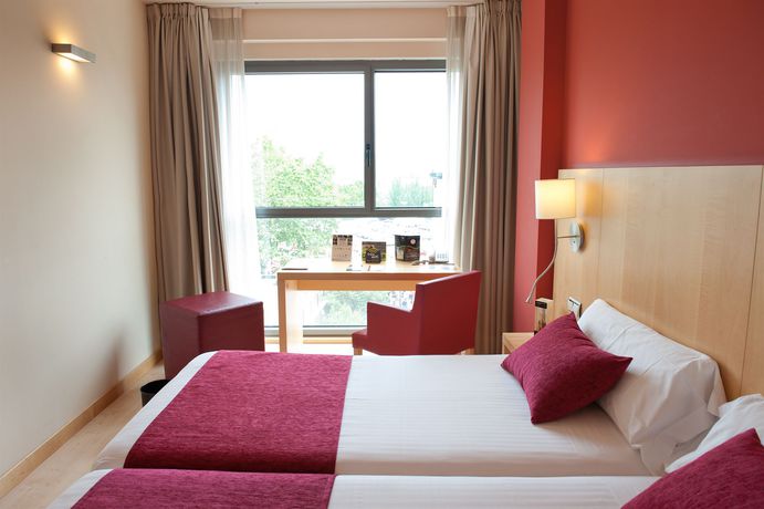 Imagen de la habitación del Hotel Sercotel Portales. Foto 5