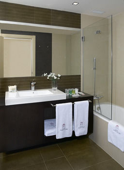 Imagen de la habitación del Hotel Sercotel Portales. Foto 6