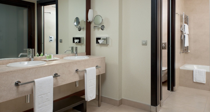 Imagen de la habitación del Hotel Sercotel Puerta De La Catedral. Foto 9