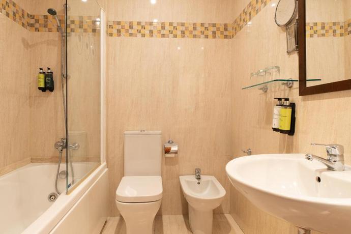 Imagen de la habitación del Hotel Sercotel Puerto de Santa Mar&iacute;a. Foto 8