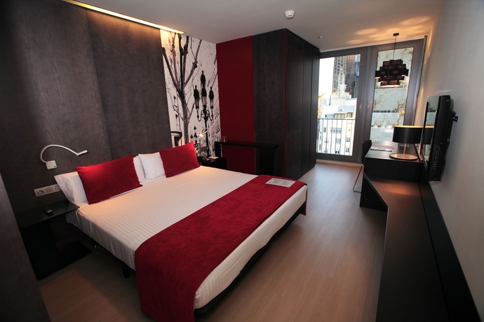 Imagen de la habitación del Hotel Sercotel Rosellon. Foto 7