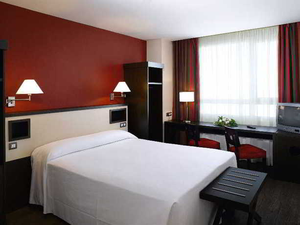 Imagen de la habitación del Hotel Sercotel Sant Boi. Foto 5