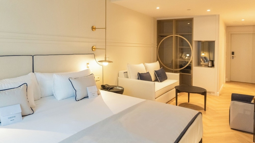 Imagen de la habitación del Hotel Sercotel Sevilla Don Luciano. Foto 13