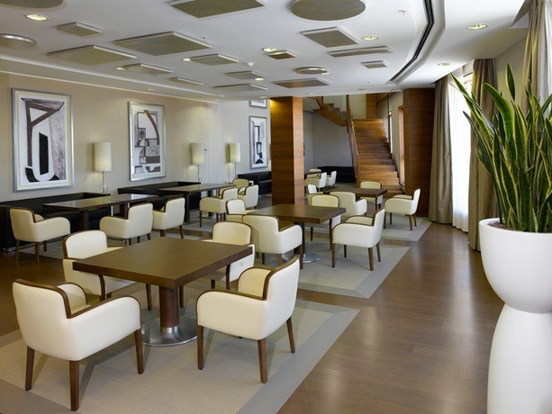 Imagen general del Hotel Sercotel Sorolla Palace. Foto 12