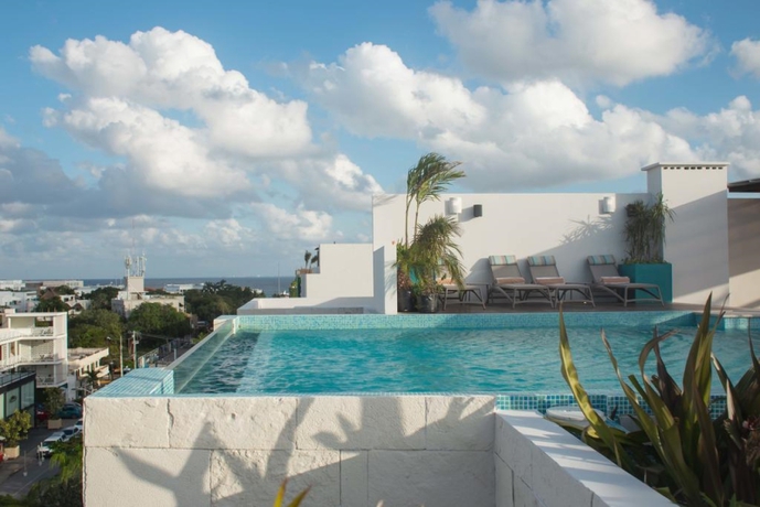 Imagen de la piscina del Hotel Sercotel The Gallery By Klr. Foto 17