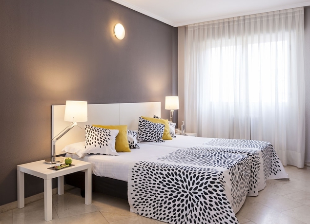 Imagen de la habitación del Hotel Sercotel Togumar. Foto 11