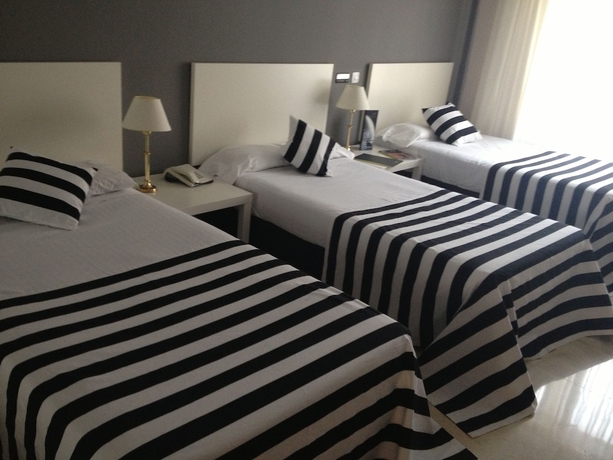 Imagen de la habitación del Hotel Sercotel Togumar. Foto 12