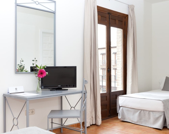 Imagen de la habitación del Hotel Sercotel Toledo Imperial. Foto 7