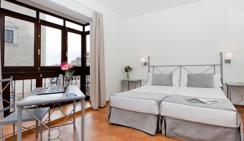 Imagen de la habitación del Hotel Sercotel Toledo Imperial. Foto 13