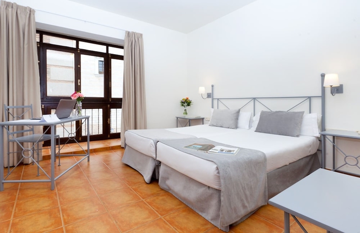 Imagen de la habitación del Hotel Sercotel Toledo Imperial. Foto 14