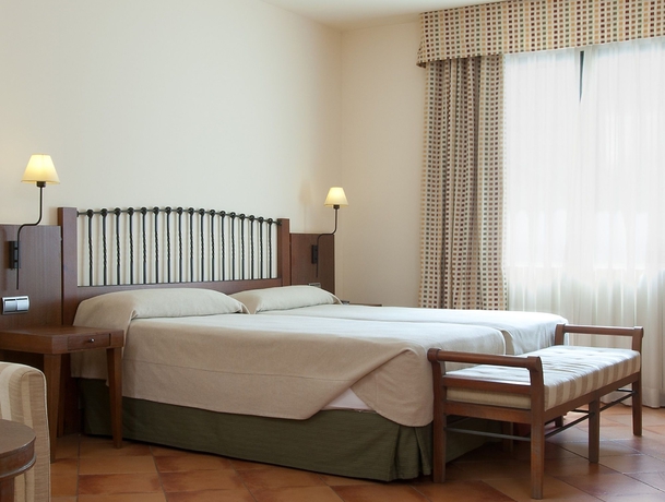 Imagen de la habitación del Hotel Sercotel Toledo Renacimiento. Foto 11