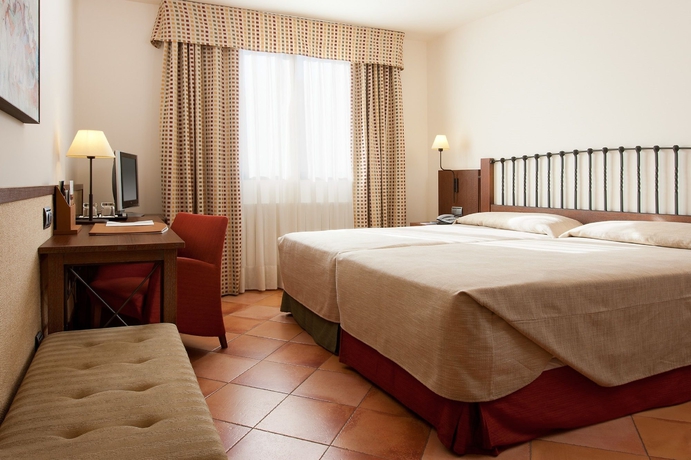 Imagen de la habitación del Hotel Sercotel Toledo Renacimiento. Foto 12