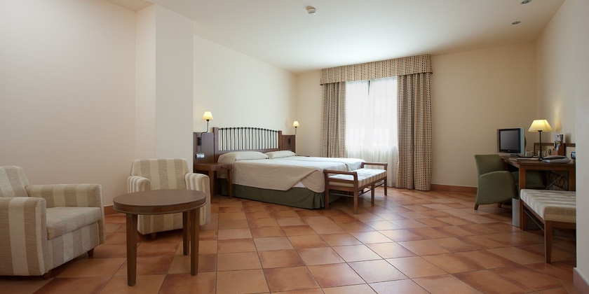 Imagen de la habitación del Hotel Sercotel Toledo Renacimiento. Foto 13