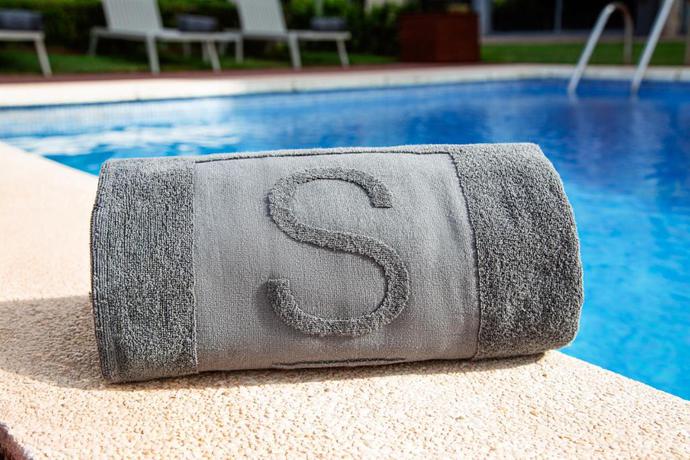 Imagen de la piscina del Hotel Sercotel Valencia Ruzafa. Foto 6