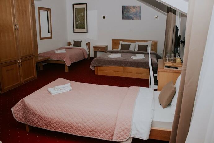 Imagen de la habitación del Hotel Serdar. Foto 12