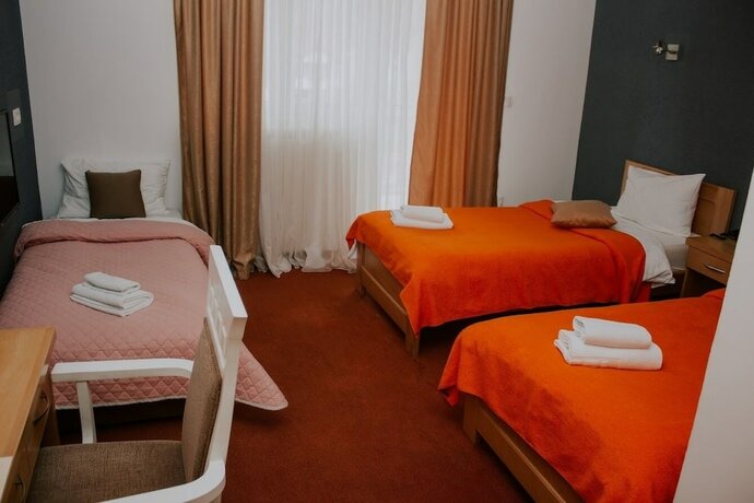 Imagen de la habitación del Hotel Serdar. Foto 13