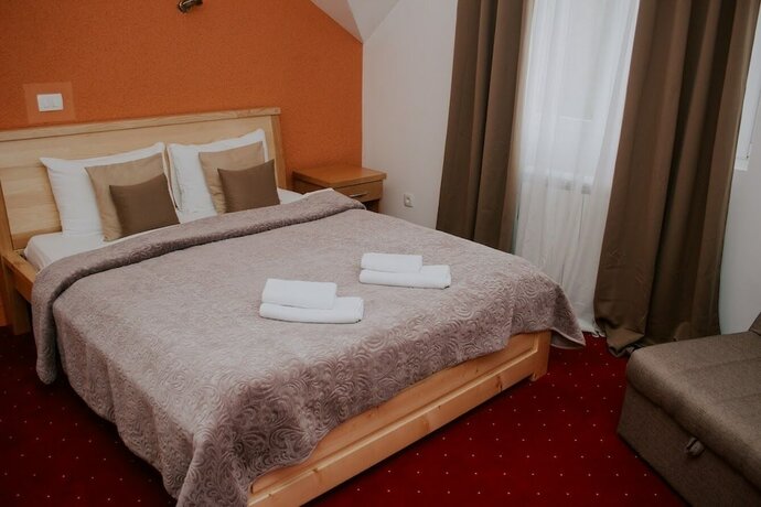 Imagen de la habitación del Hotel Serdar. Foto 14