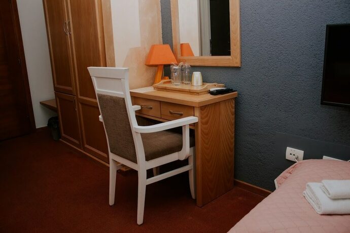 Imagen de la habitación del Hotel Serdar. Foto 15