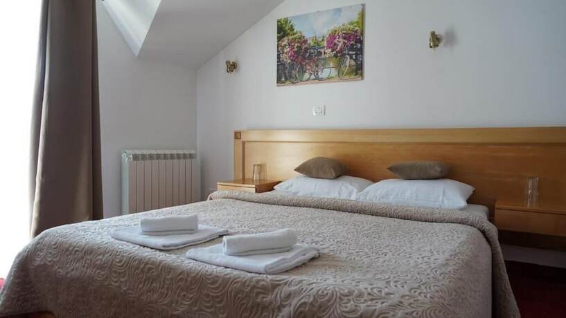 Imagen de la habitación del Hotel Serdar. Foto 16