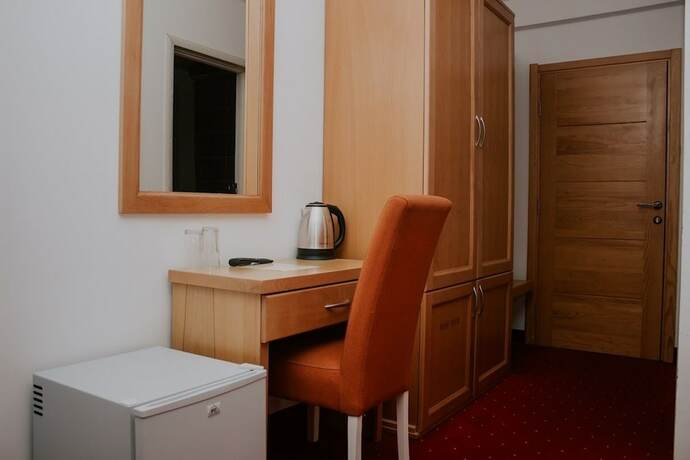 Imagen de la habitación del Hotel Serdar. Foto 17