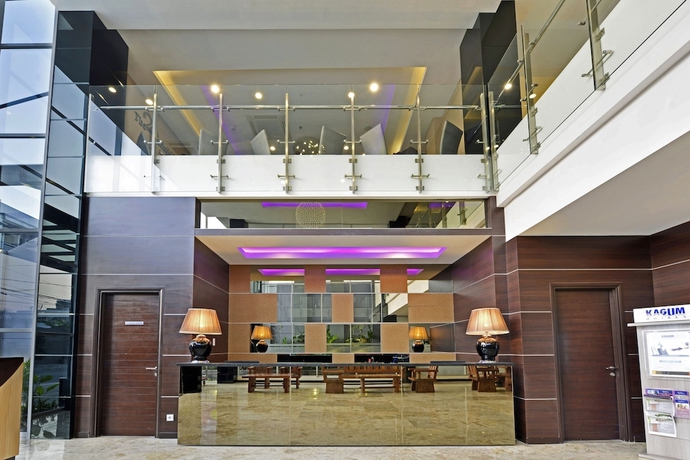Imagen de los interiores del Hotel Serela Waringin. Foto 13