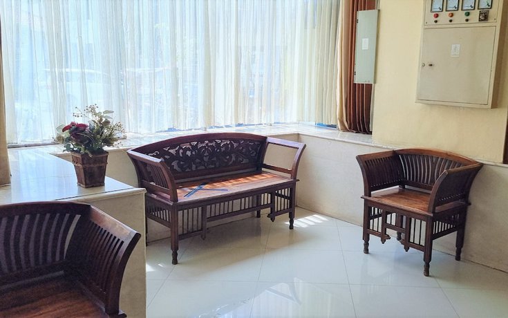 Imagen de los interiores del Hotel Serena, Bandung. Foto 18