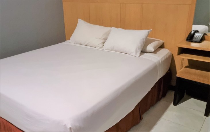 Imagen de la habitación del Hotel Serena, Bandung. Foto 7