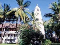 Imagen de los exteriores del Hotel Serena Beach. Foto 5