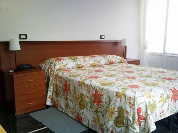 Imagen de la habitación del Hotel Serena, Cantalupo. Foto 7