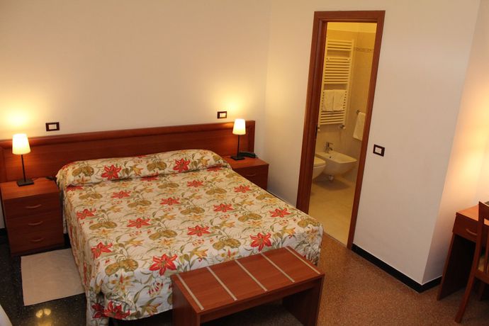 Imagen de la habitación del Hotel Serena, Cantalupo. Foto 11