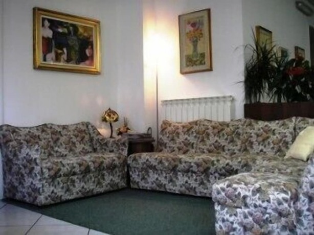 Imagen de los interiores del Hotel Serena, Cantalupo. Foto 17