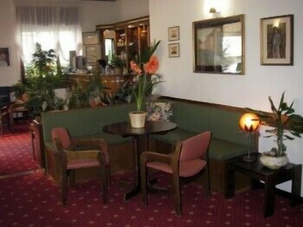 Imagen de los interiores del Hotel Serena, Cantalupo. Foto 19