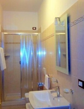 Imagen de la habitación del Hotel Serena, Cantalupo. Foto 13