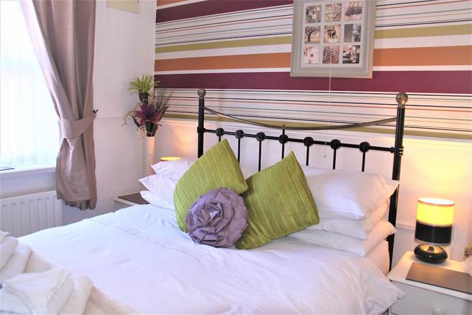 Imagen de la habitación del Hotel Serena Court. Foto 7