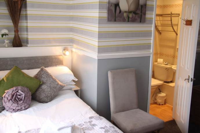 Imagen de la habitación del Hotel Serena Court. Foto 9