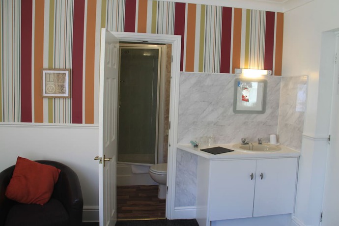 Imagen de la habitación del Hotel Serena Court. Foto 12