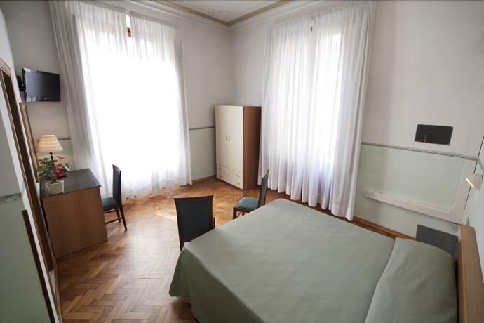Imagen de la habitación del Hotel Serena, Florencia. Foto 18
